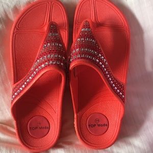 Coral flip flops 7 1/2